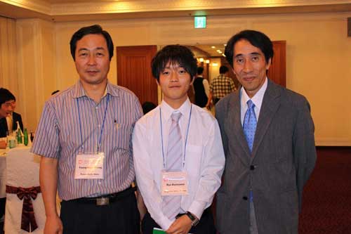 Jeong Young-Keun先生と本研究室修士1年黒澤君と末松久幸教授